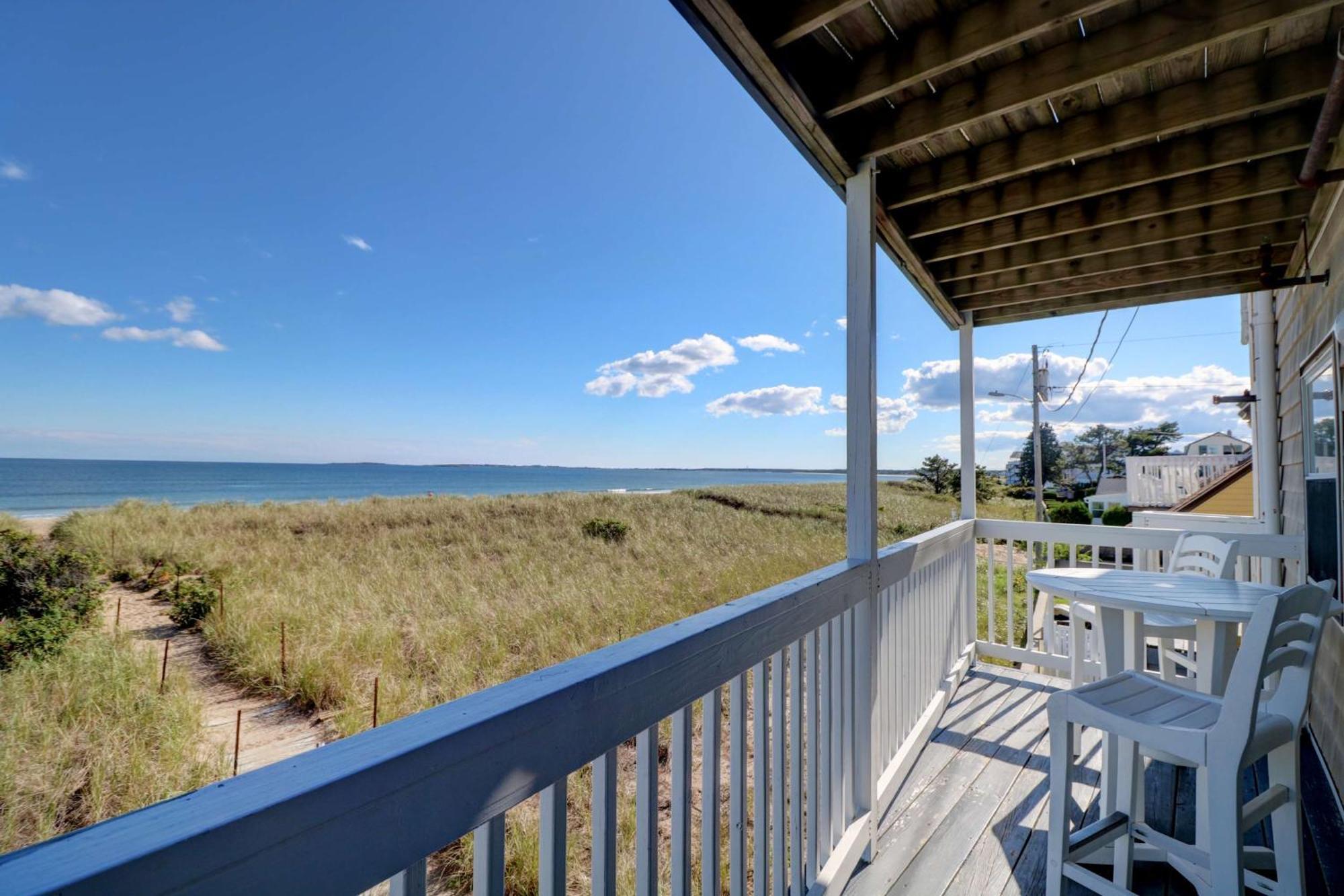 Waves Oceanfront 3*