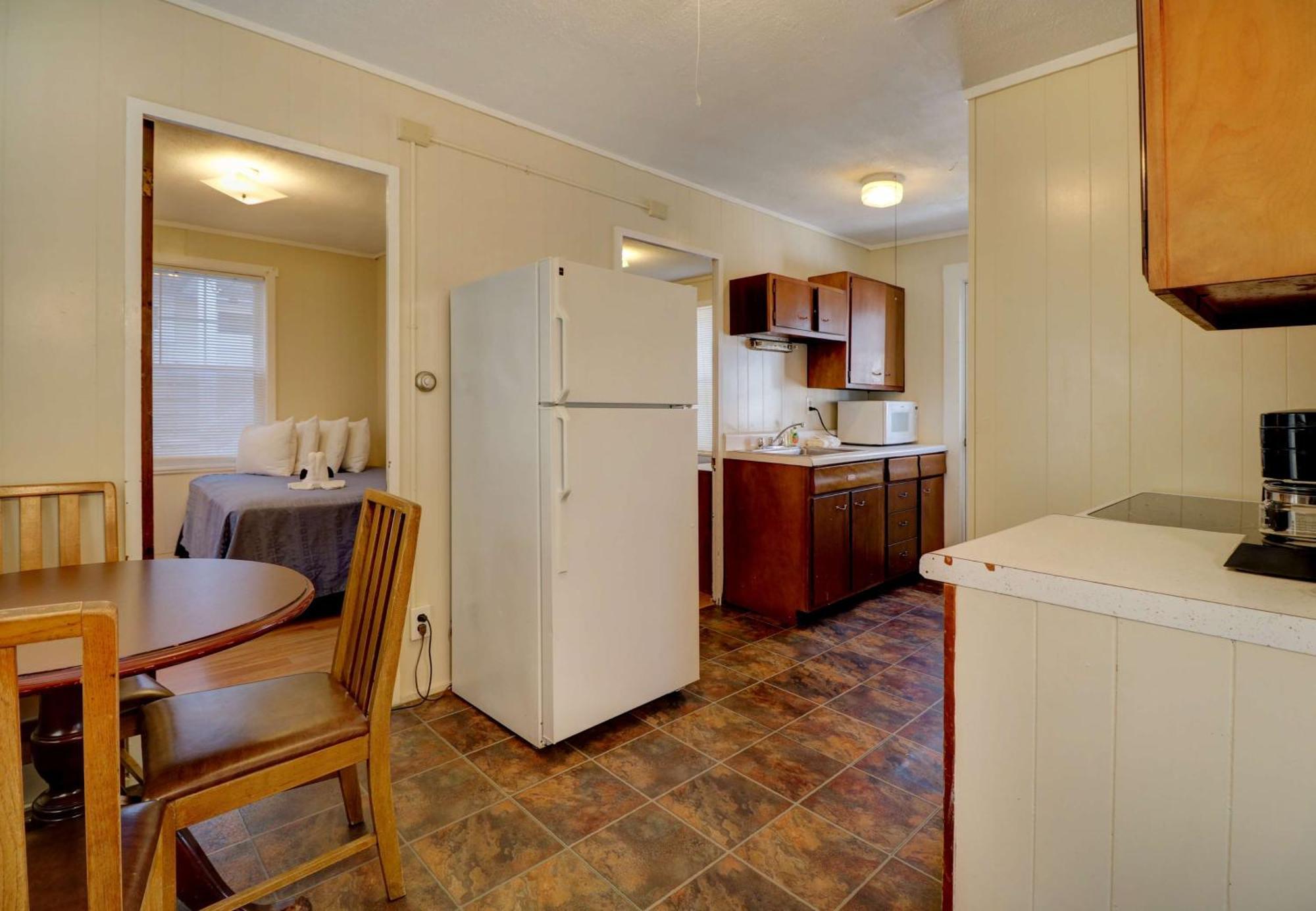 Resort Waves Oceanfront 3*