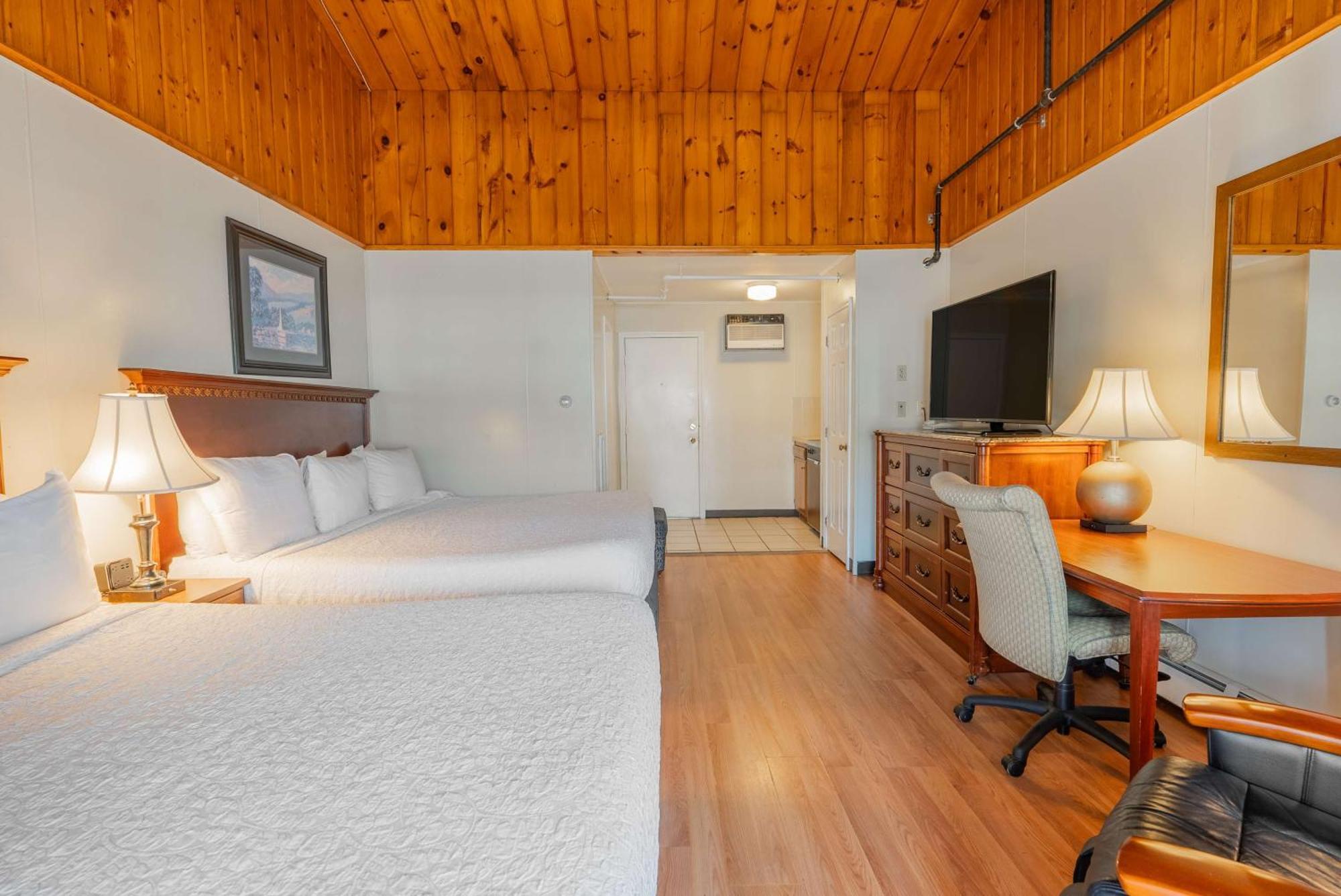 Waves Oceanfront Resort 3*