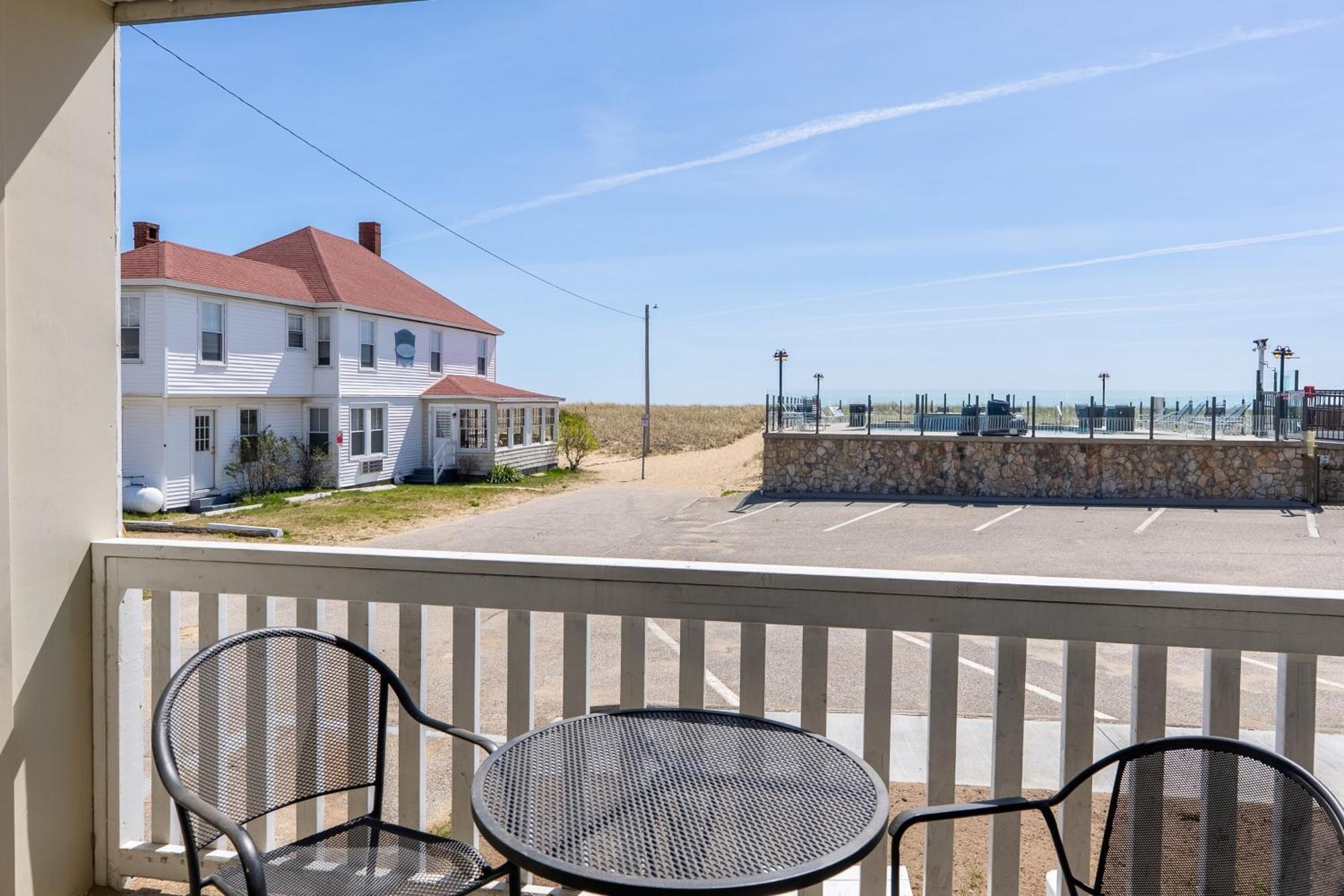 Resort Waves Oceanfront Old Orchard Beach