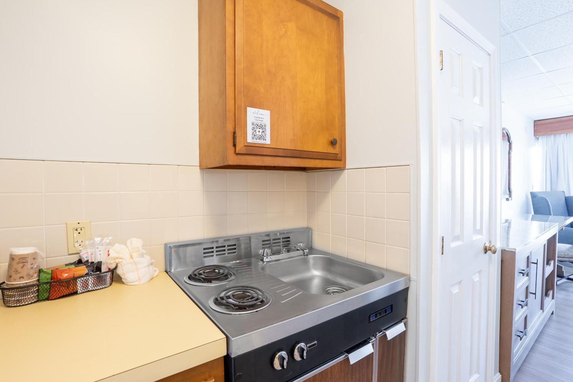 Resort Waves Oceanfront 3*